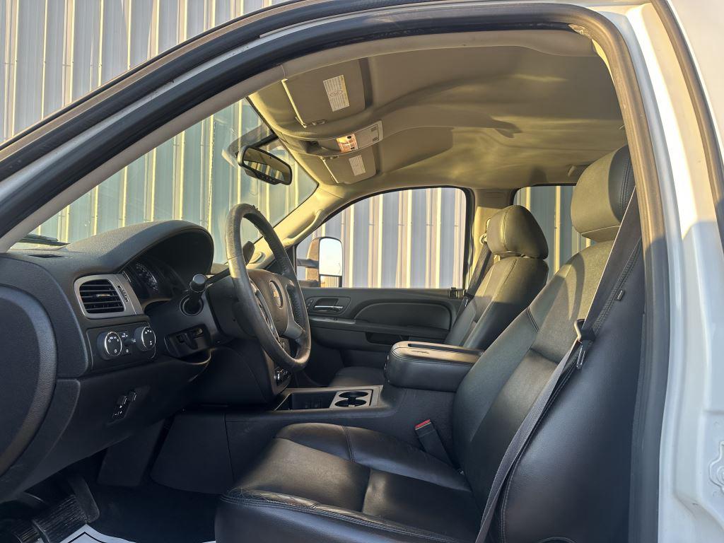 2012 Chevrolet Silverado 3500HD LTZ - Photo 6